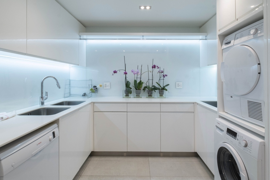 To Let 4 Bedroom Property for Rent in Llandudno Western Cape